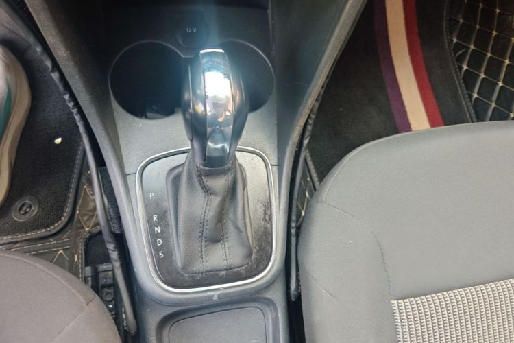 Volkswagen Polo 2016 car image #18
