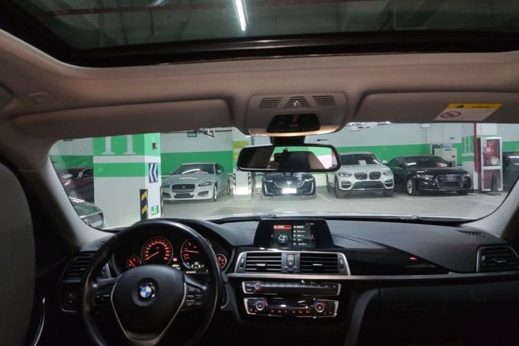 BMW 3 Series 2017 #18 BMW 3 Series 2017 car image #18