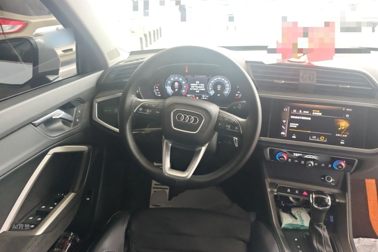 Audi Q3 2020 car image #12