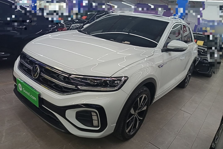 Volkswagen T-Roc 2024 car image #2