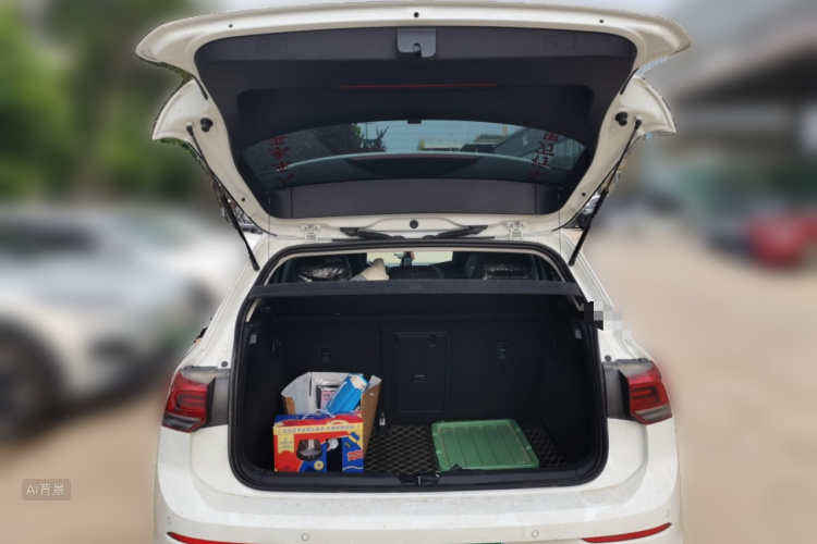 Volkswagen Golf 2023 car image #21