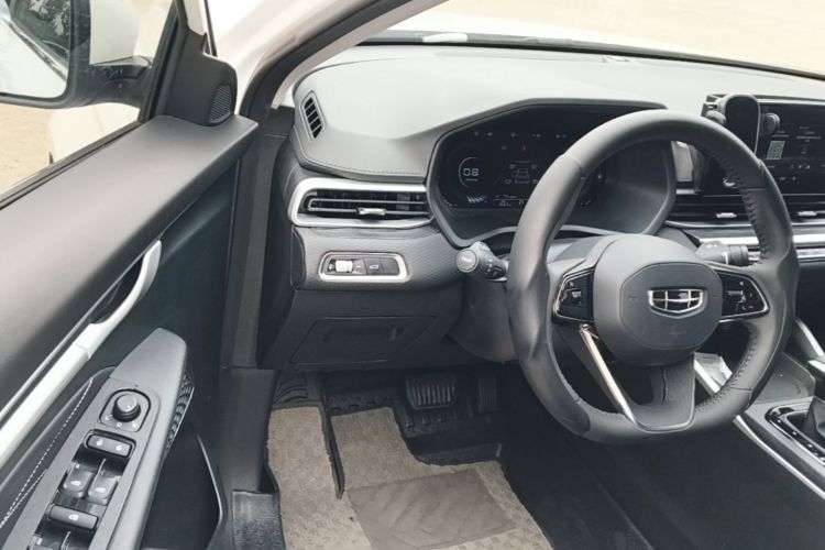 GEELY Emgrand 2023 car image #16