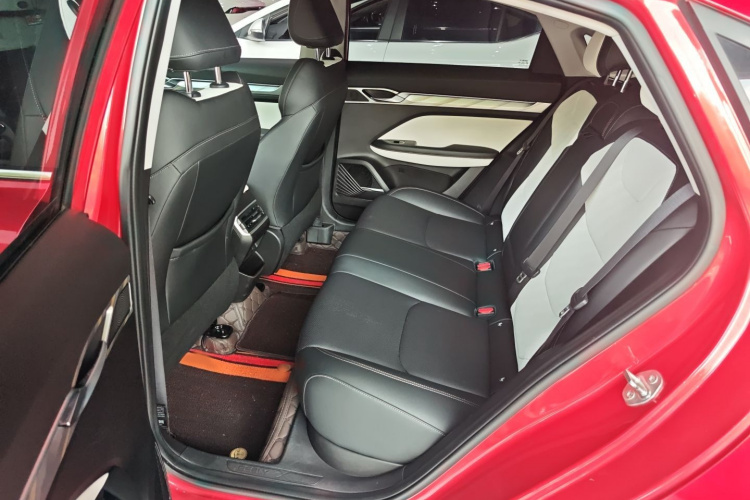 GEELY Emgrand L 2022 car image #11