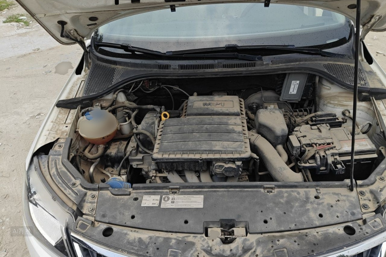 Skoda Rapid 2015 #22 Skoda Rapid 2015 car image #22