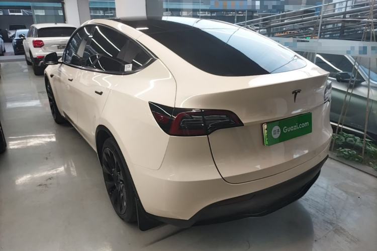 Tesla Model Y 2022 #5 Tesla Model Y 2022 car image #5