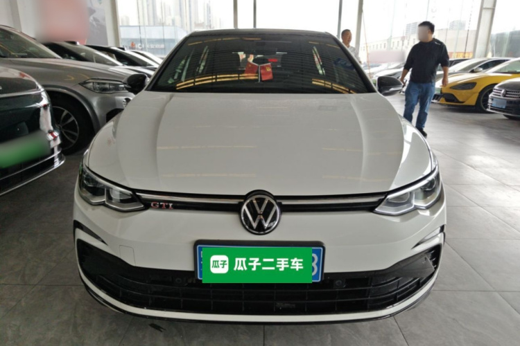 Volkswagen Golf 2022 car image #3