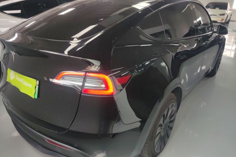 Tesla Model Y 2023 #8 Tesla Model Y 2023 car image #8