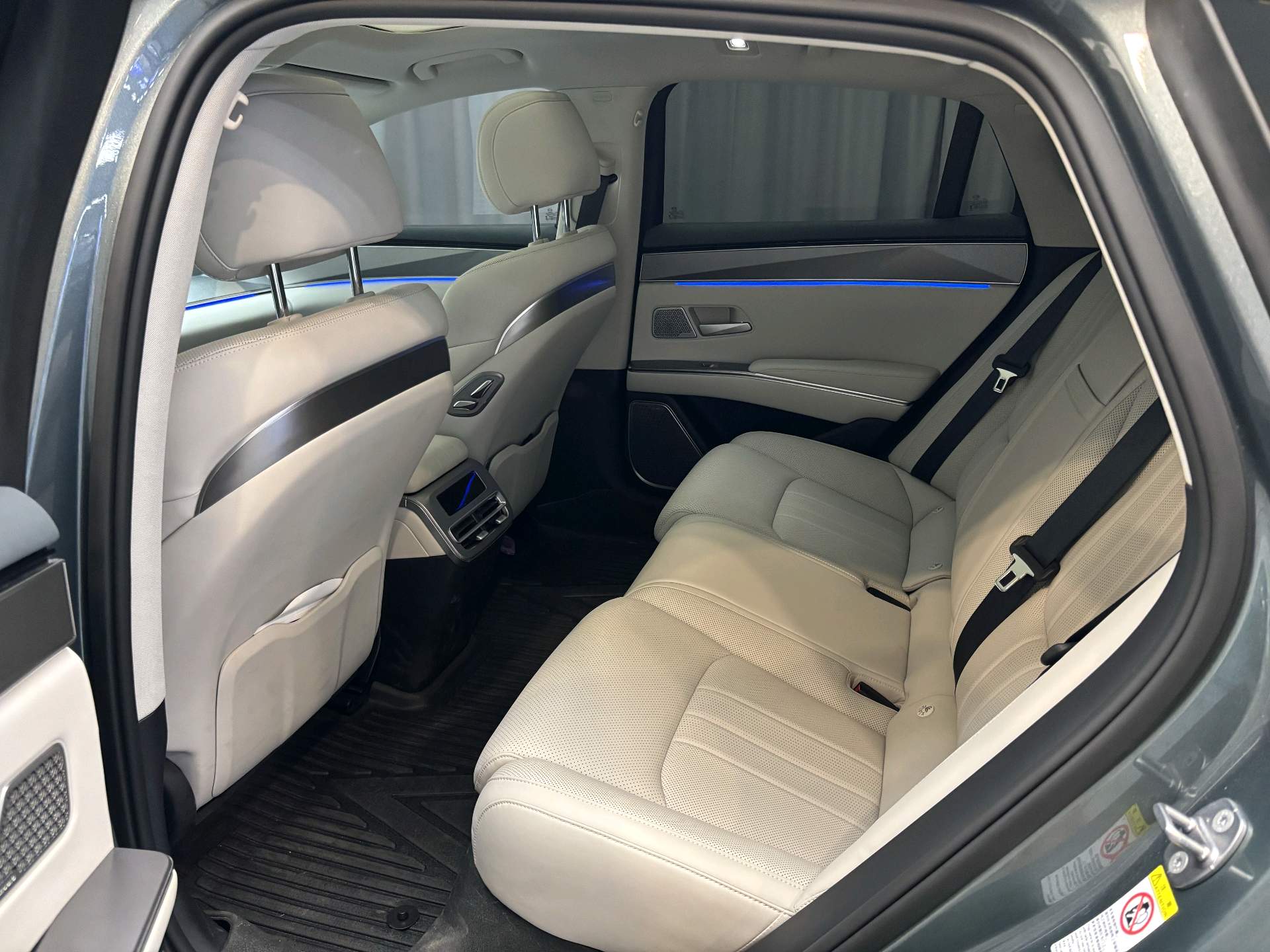 BYD HanL 2025 car image #5