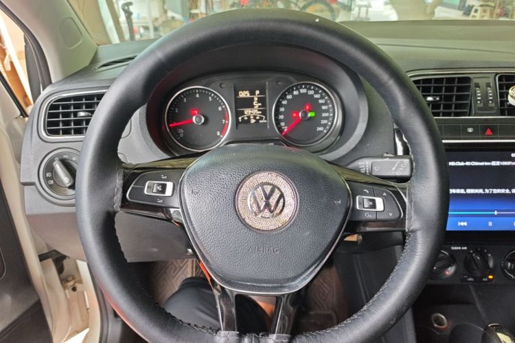 Volkswagen Polo 2016 #11 Volkswagen Polo 2016 car image #11