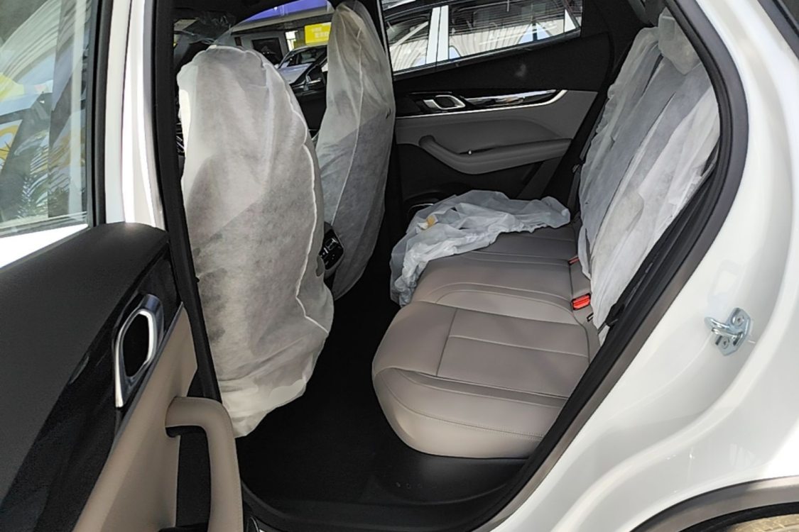 GEELY Boyue L 2026 #13 GEELY Boyue L 2026 car image #13