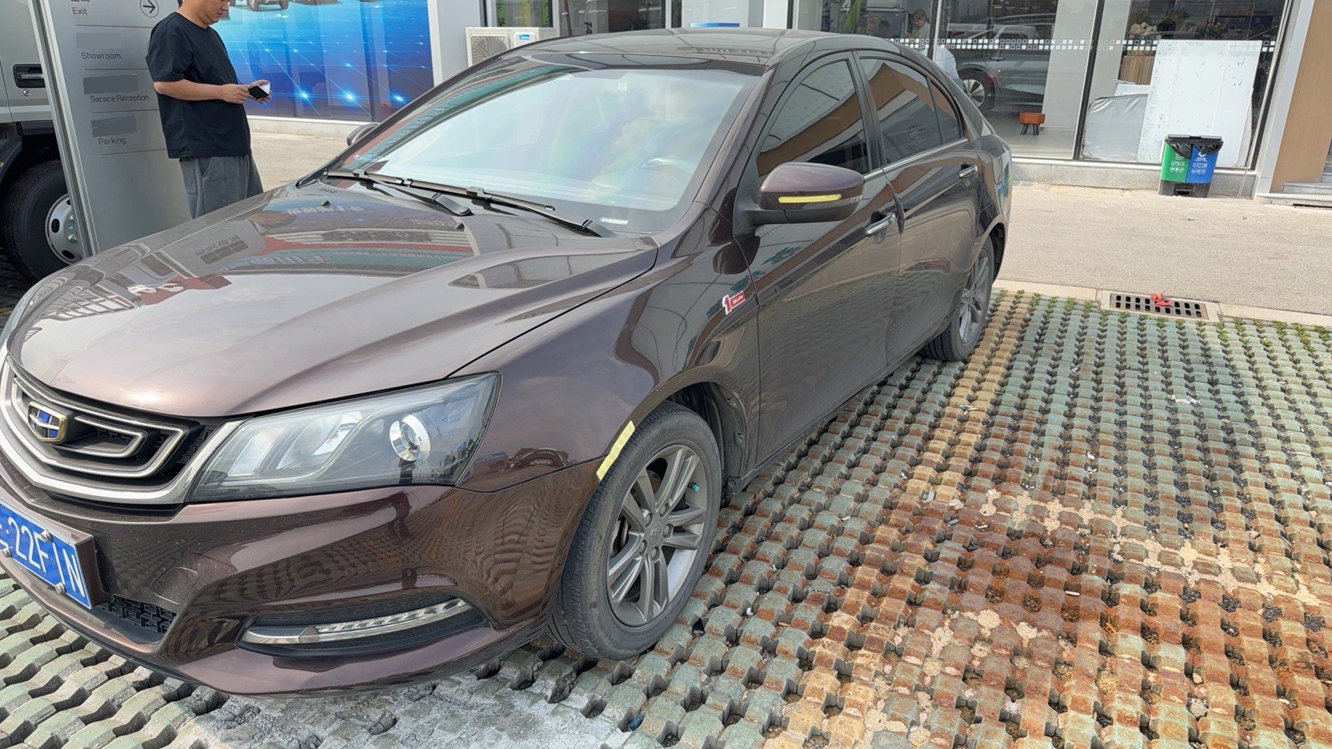 GEELY Emgrand 2017 car image 