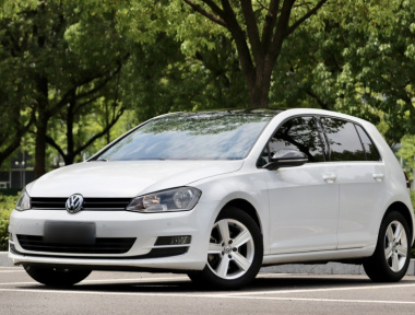 Volkswagen Golf 2017 car image 