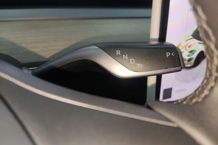 Tesla Model Y 2023 #14 Tesla Model Y 2023 car image #14