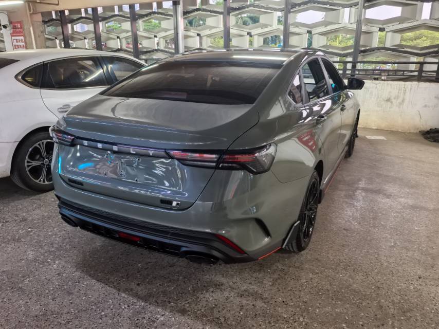 2022 car image #9