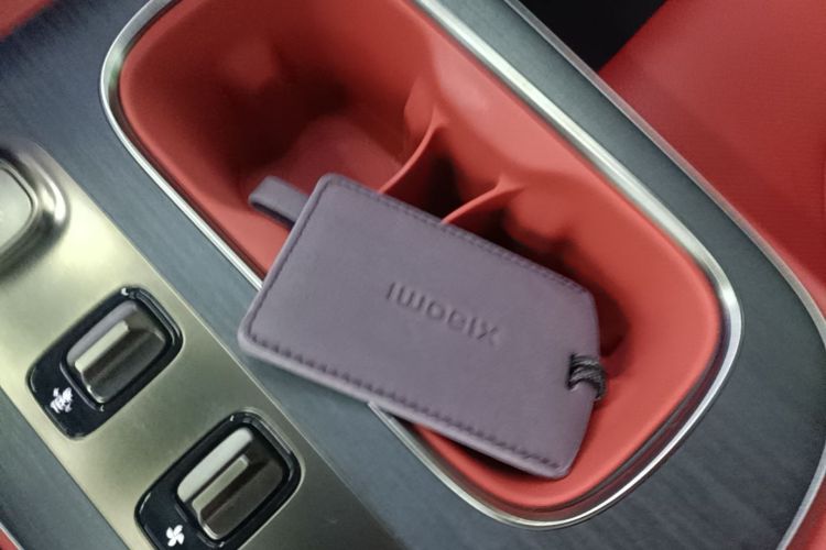 MI SU7 2024 immagine di auto #9