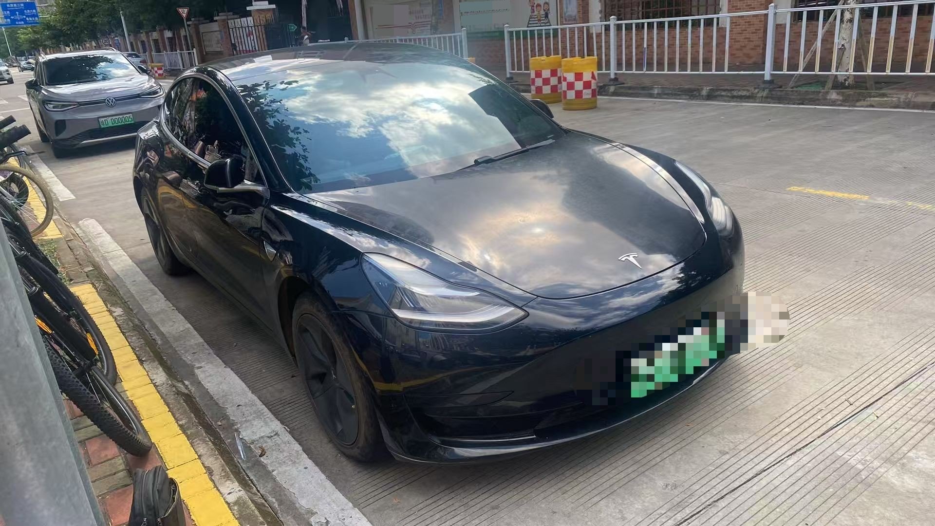 Tesla Model 3 2021 car image #2
