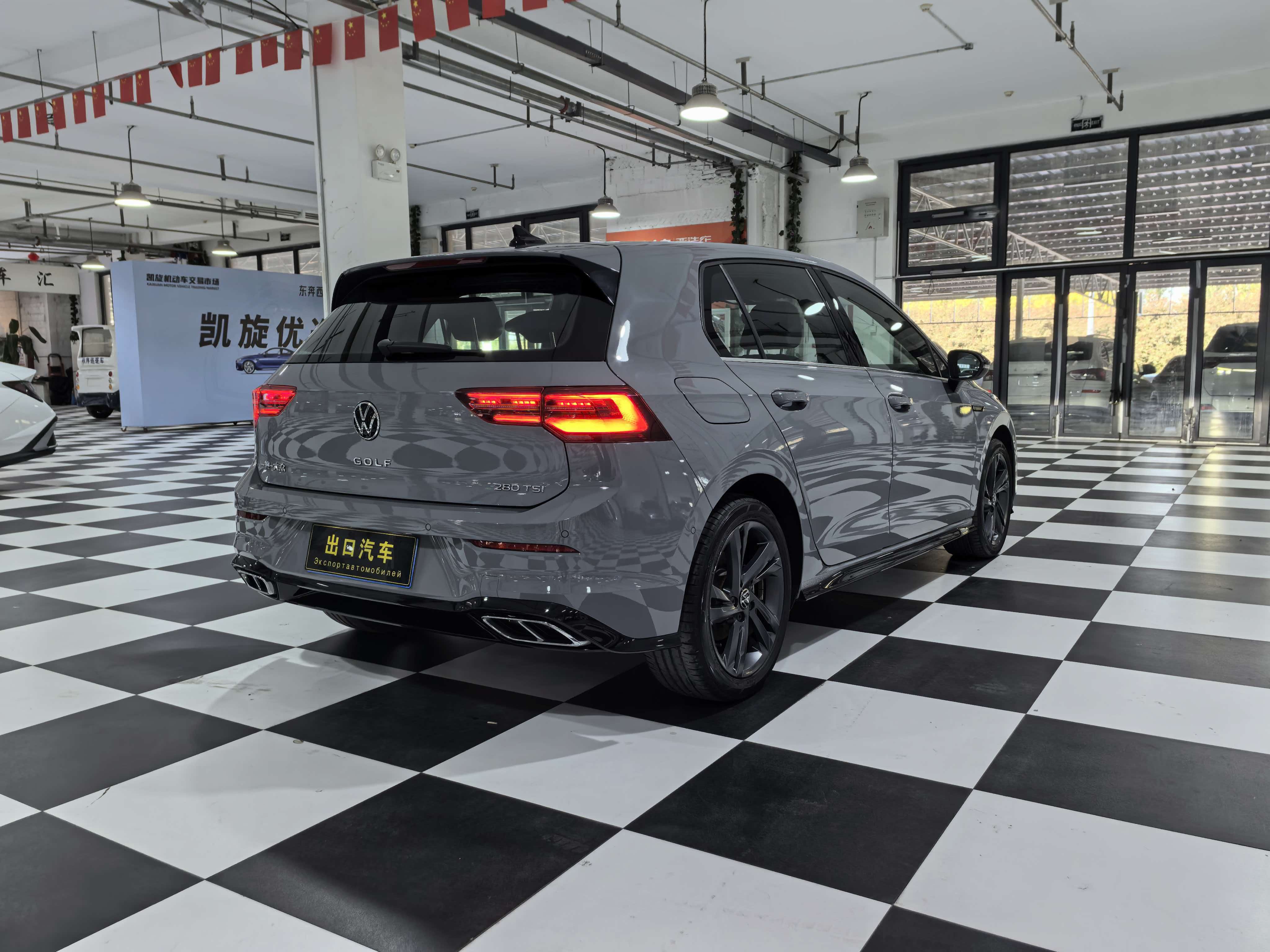 Volkswagen Golf 2023 car image #6