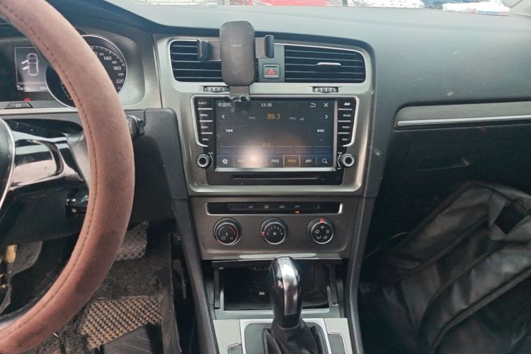 Volkswagen Golf 2016 car image #17