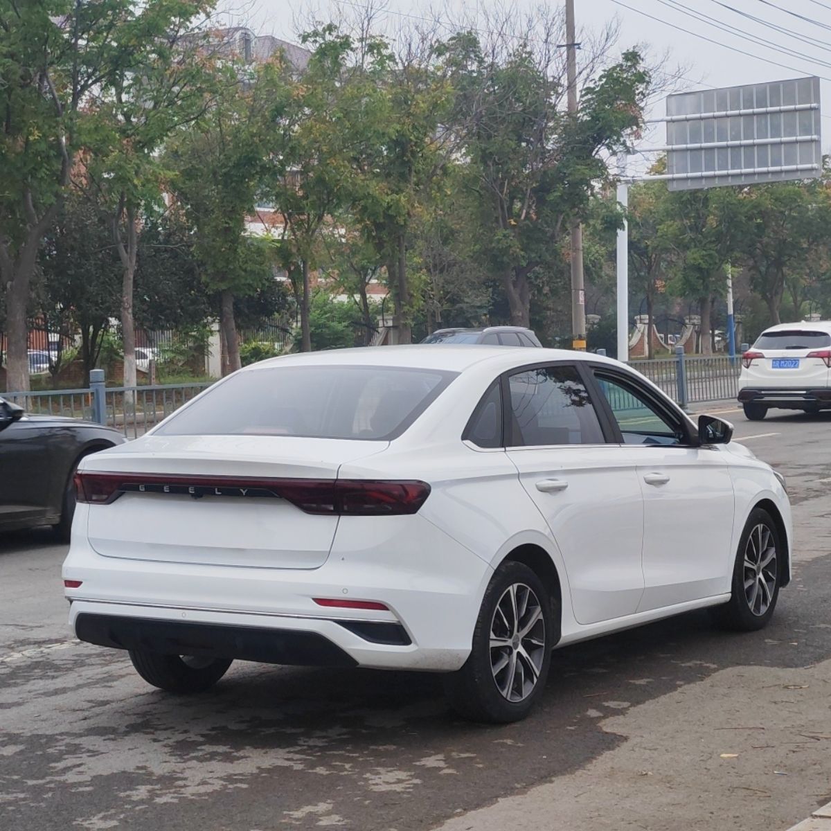 GEELY Emgrand 2022 car image #8