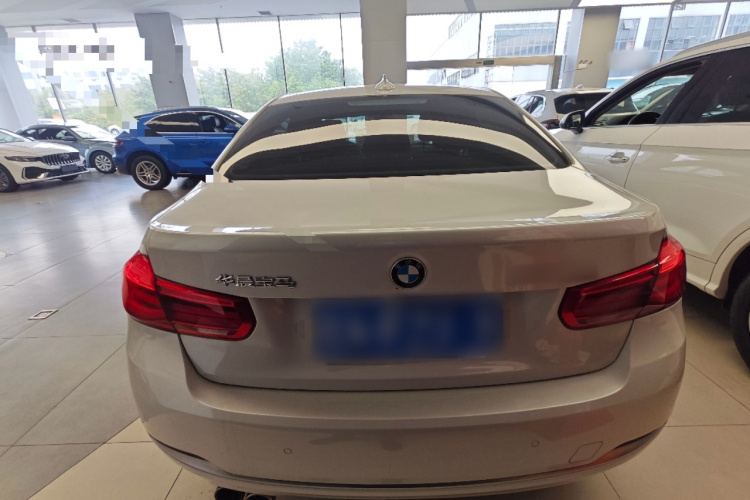 BMW 3 Series 2019 #6 BMW 3 Series 2019 immagine di auto #6