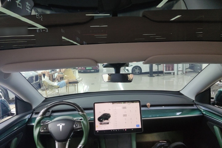 Tesla Model Y 2022 car image #18