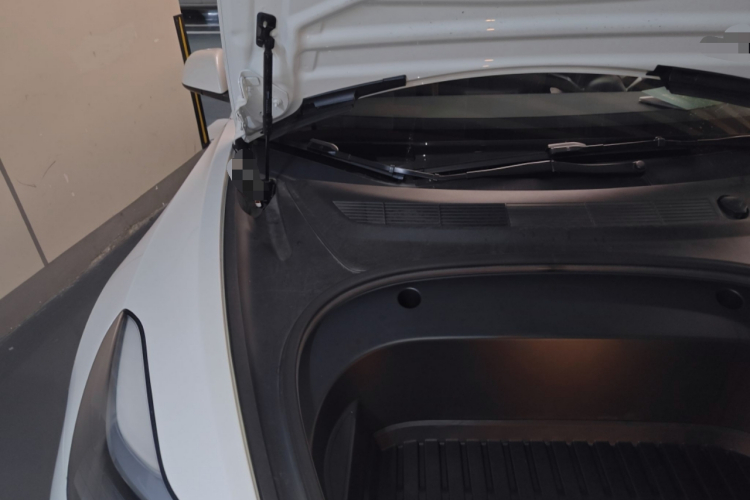 Tesla Model 3 2023 car image #28