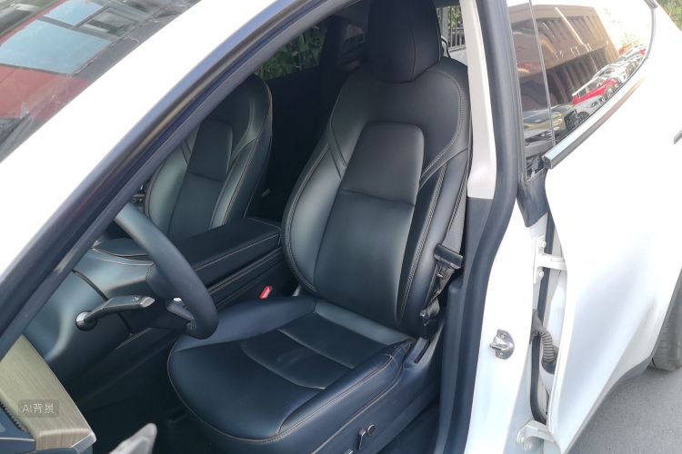 Tesla Model Y 2021 car image #17