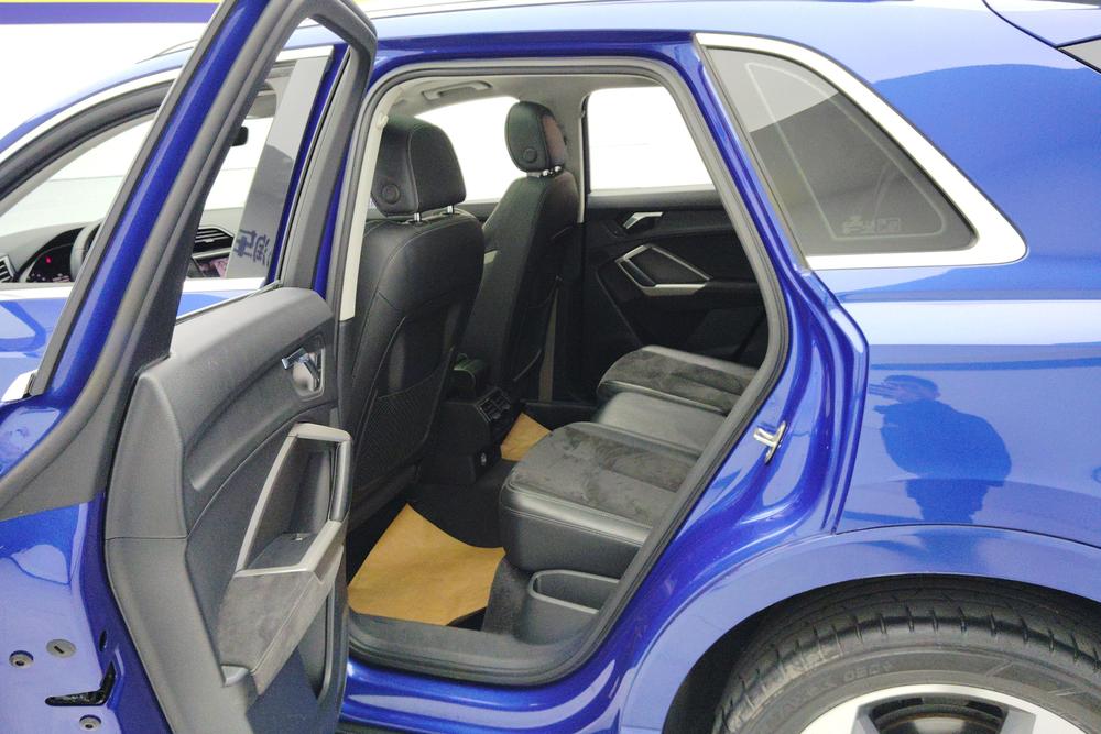 Audi Q3 2020 car image #15