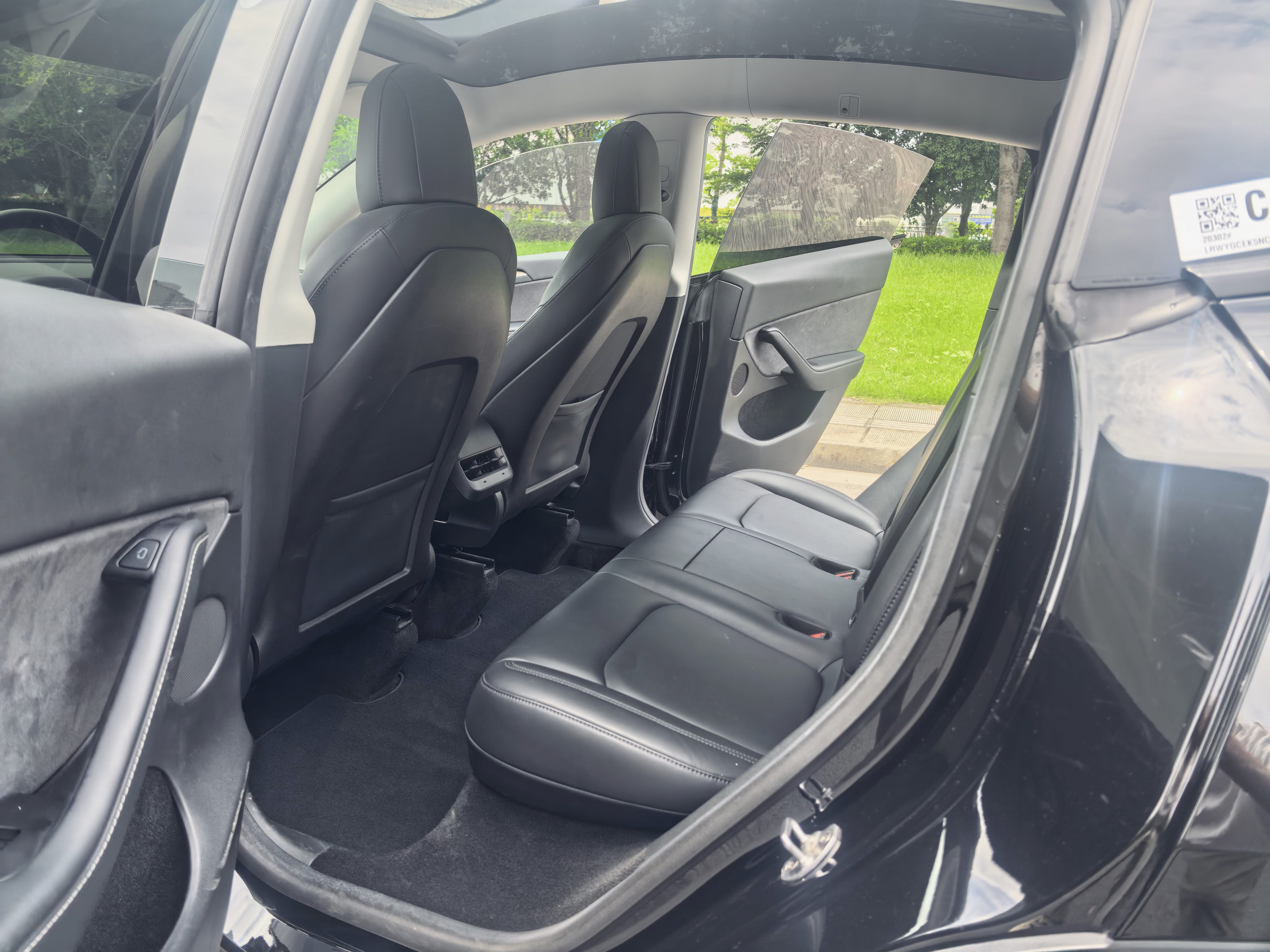 Tesla Model Y 2022 #5 Tesla Model Y 2022 car image #5