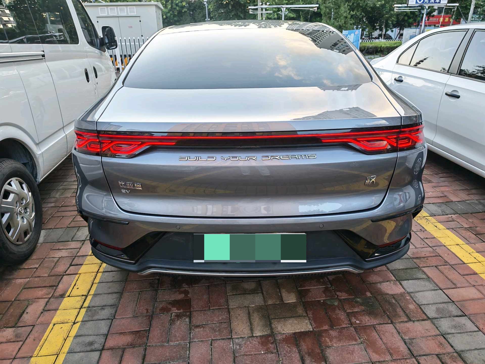 BYD Han 2023 car image #8