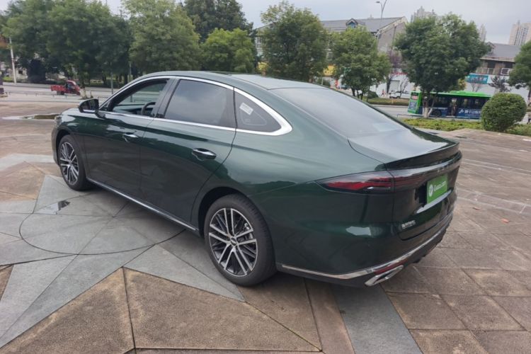 GEELY Emgrand 2025 #5 GEELY Emgrand 2025 car image #5