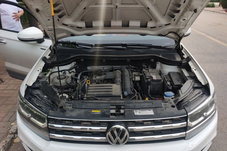 Volkswagen Tharu 2020 car image #22