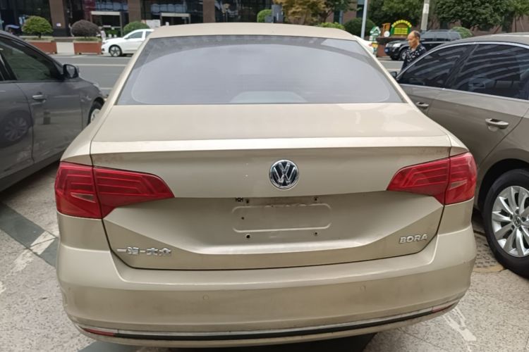 Volkswagen Bora 2017 car image #6