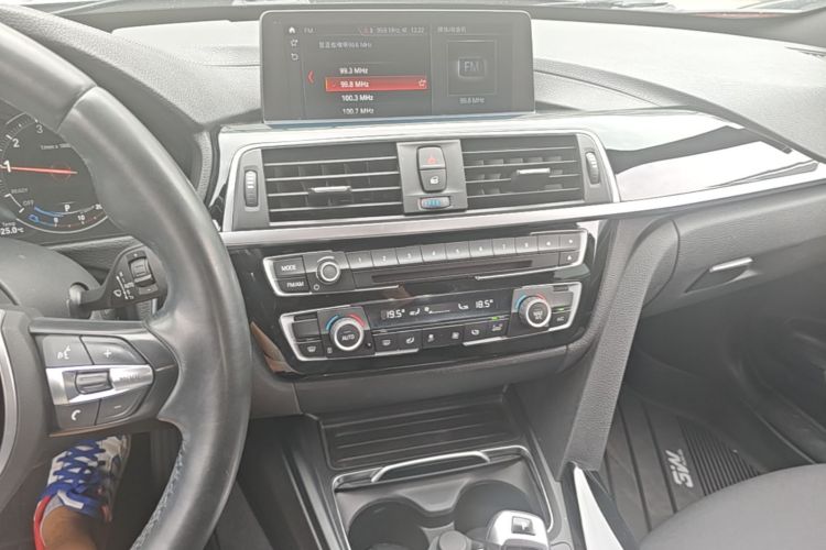 BMW 3 Series GT 2019 #15 BMW 3 Series GT 2019 car image #15