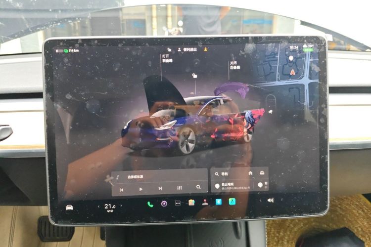 Tesla Model 3 2023 car image #12
