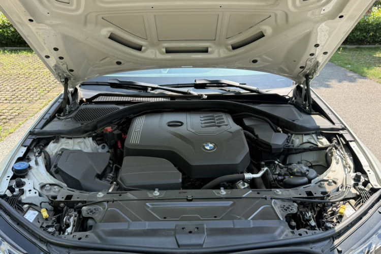 BMW 3 Series 2024 #23 BMW 3 Series 2024 car image #23