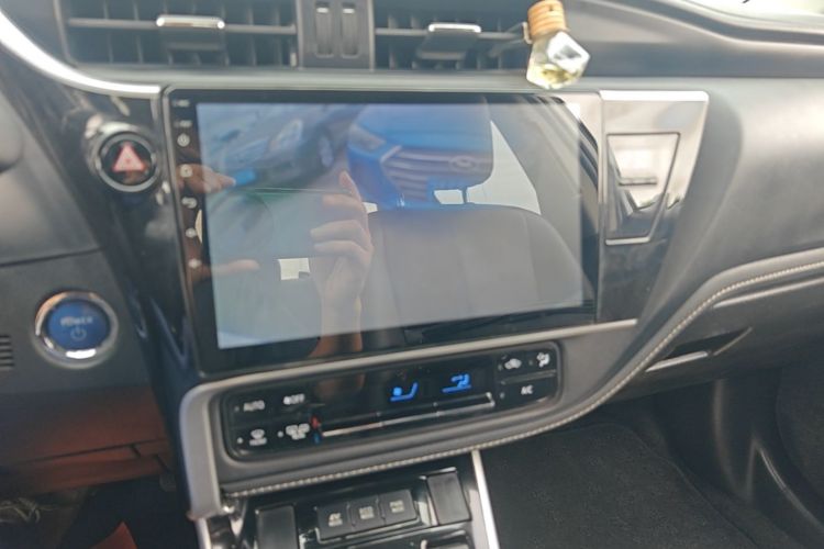 Toyota Corolla 2018 #13 Toyota Corolla 2018 car image #13