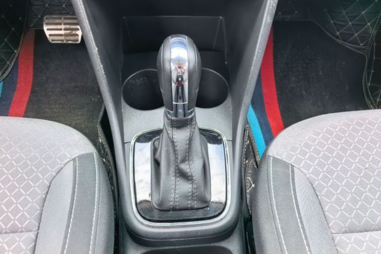 Volkswagen Polo 2018 car image #14