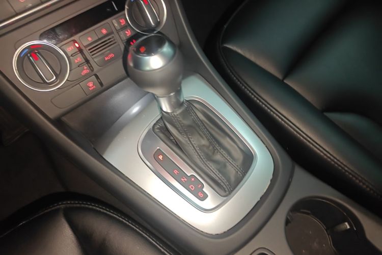 Audi Q3 2017 #18 Audi Q3 2017 car image #18