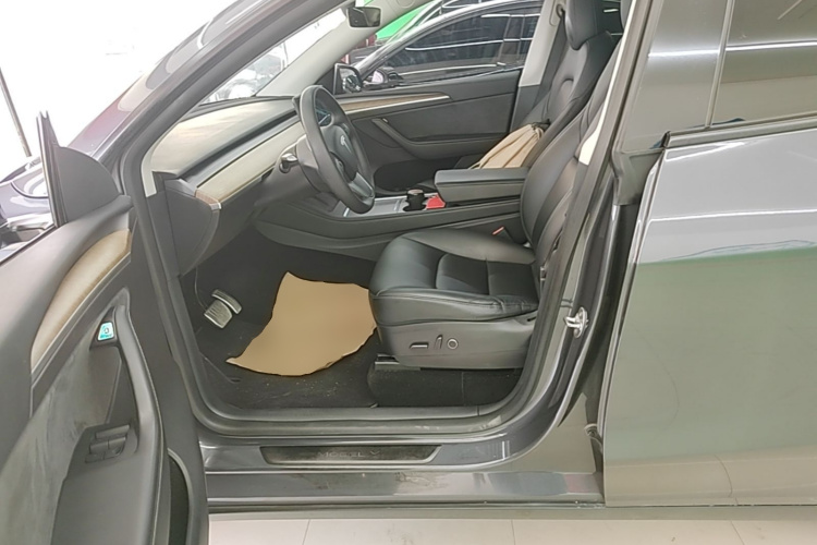 Tesla Model Y 2021 #15 Tesla Model Y 2021 car image #15