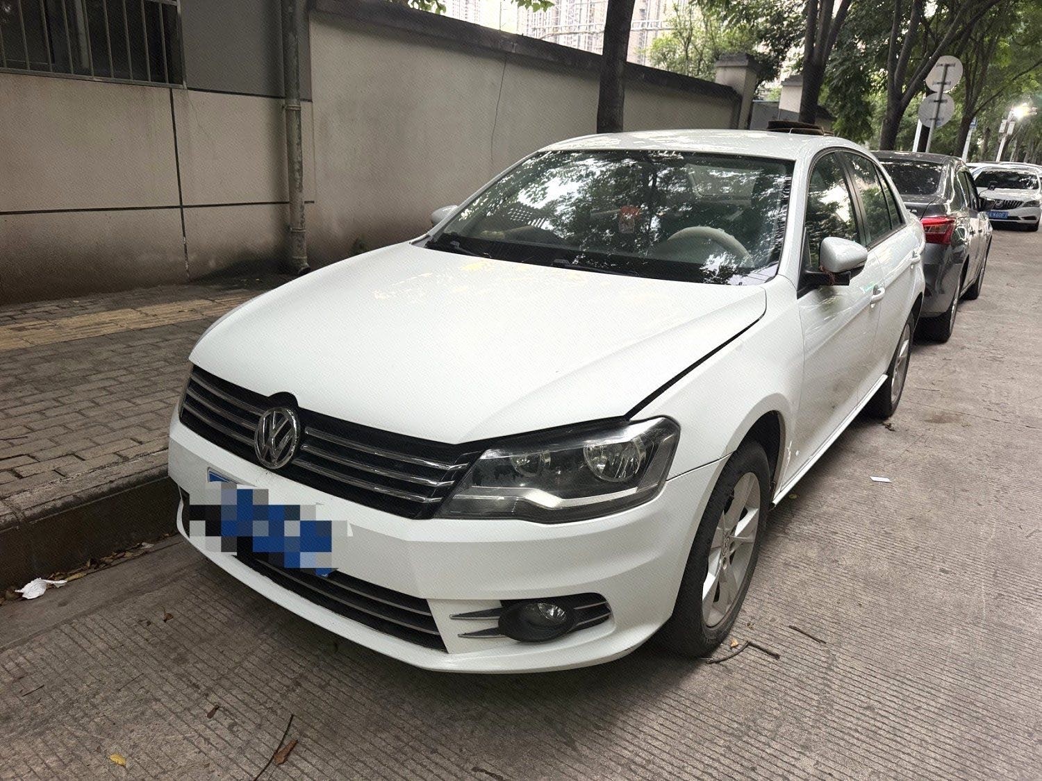 Volkswagen Bora 2015 car image 