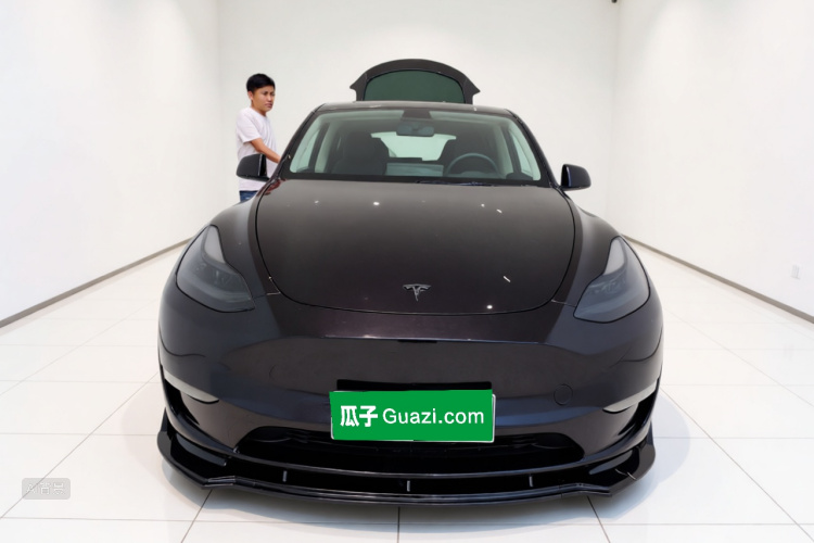 Tesla Model Y 2024 car image #3