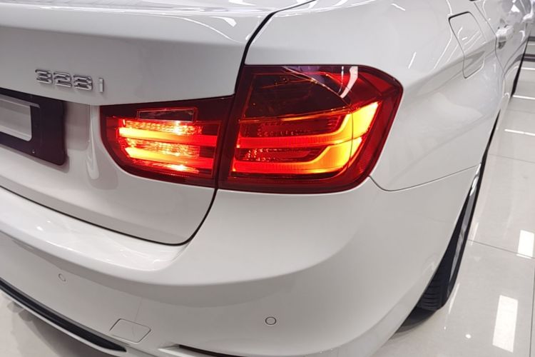 BMW 3 Series 2016 #8 BMW 3 Series 2016 car image #8