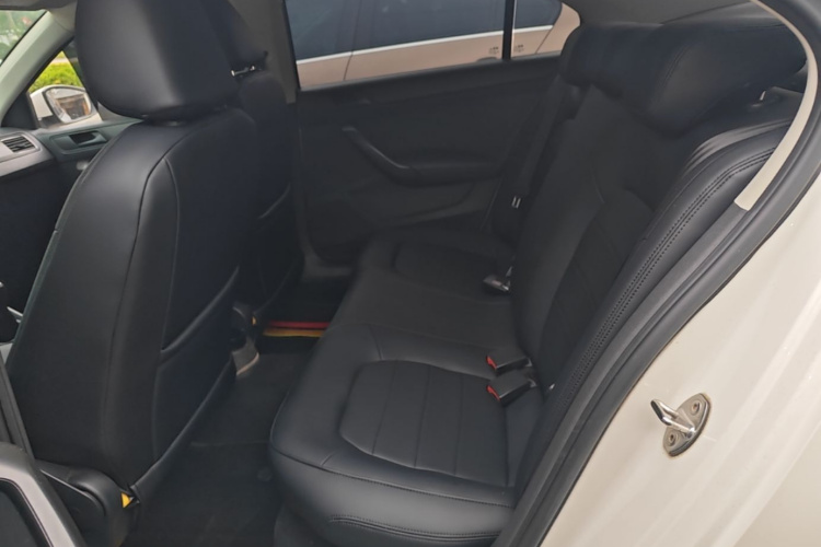 Volkswagen Santana 2017 car image #17