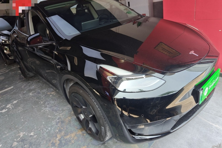 Tesla Model Y 2022 car image #4