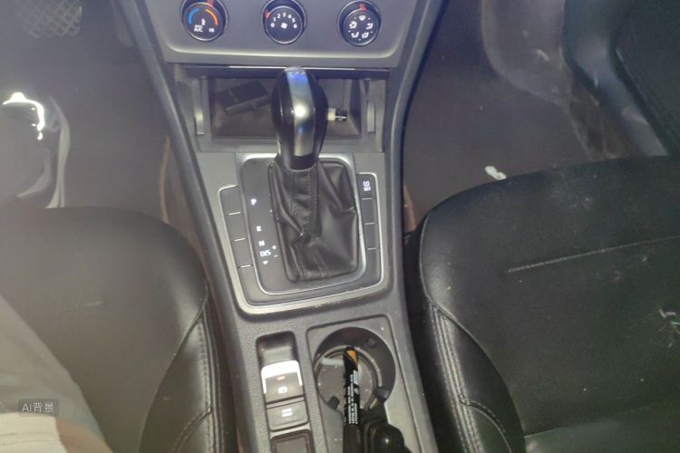 Volkswagen Golf 2015 car image #16