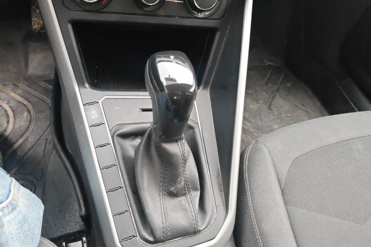 Volkswagen Polo 2023 car image #14