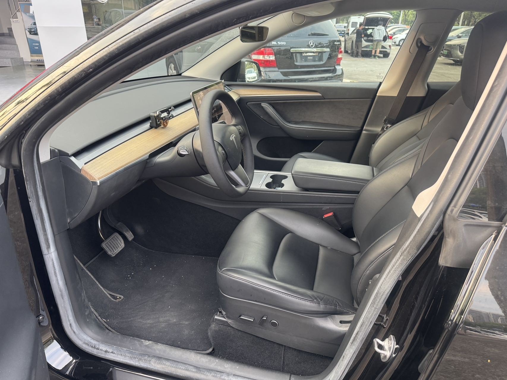 Tesla Model Y 2022 #3 Tesla Model Y 2022 car image #3