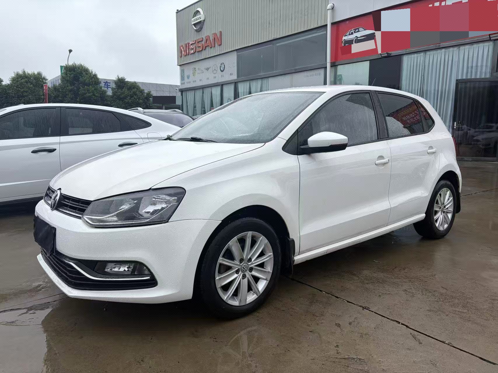 Volkswagen Polo 2015 car image 