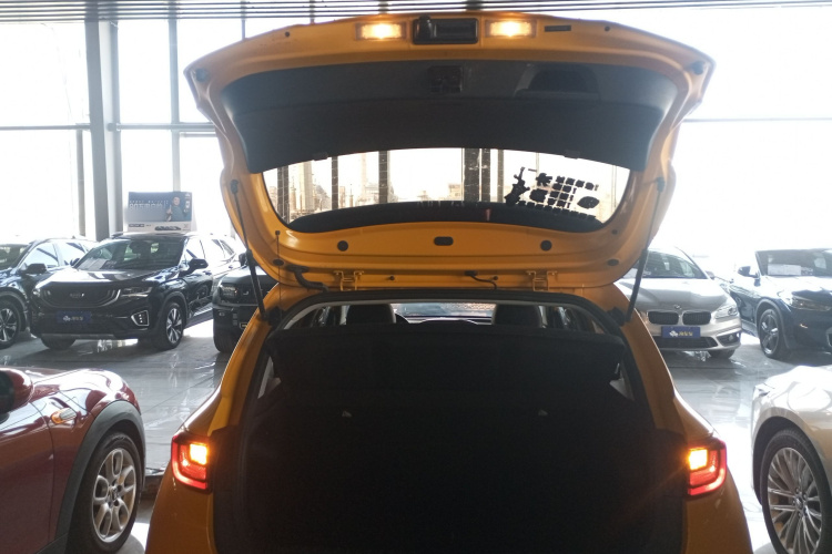 起亚 奕跑 2019 汽车图片 #19